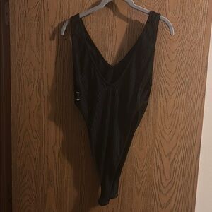 SHEIN Black Sleeveless Bodysuit